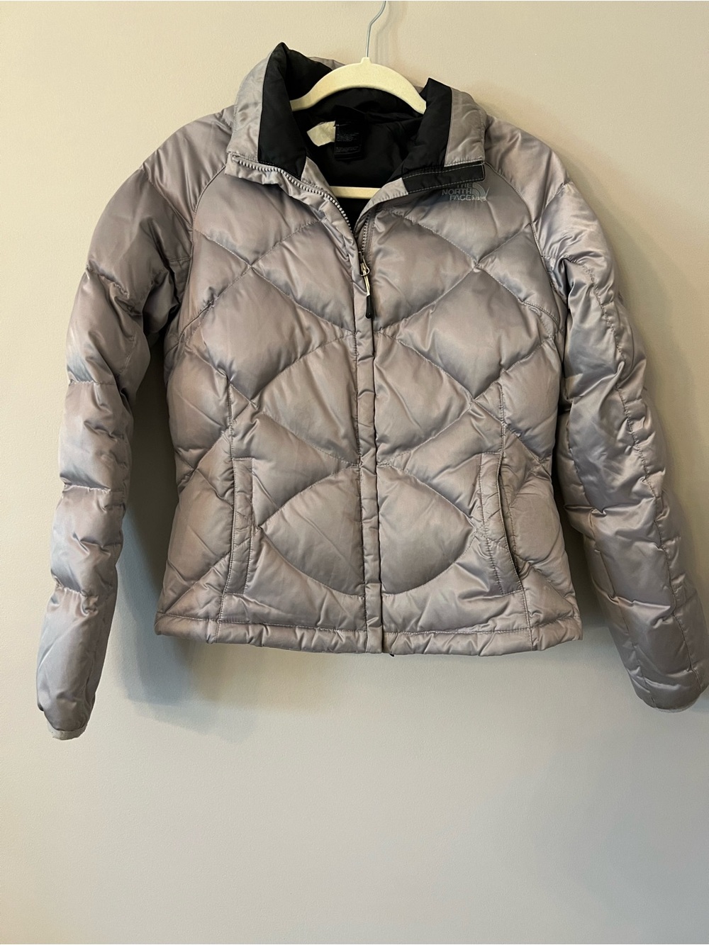 Light Gray/Silver Quilted Women’s Jacket - The North Face